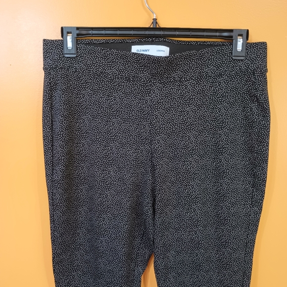 Old Navy Black and White Dotted Cropped Leggings Size L - Picture 6 of 8